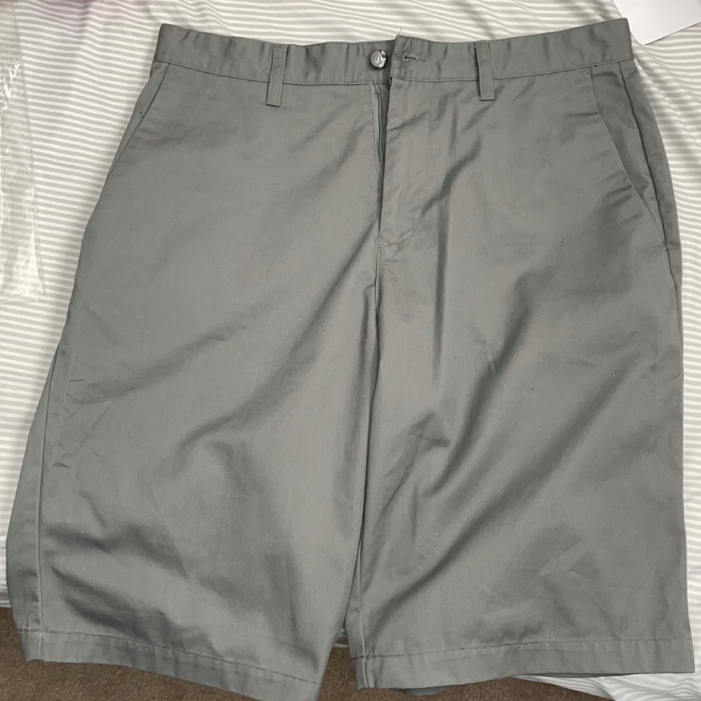 NWT Grey Volcom shorts